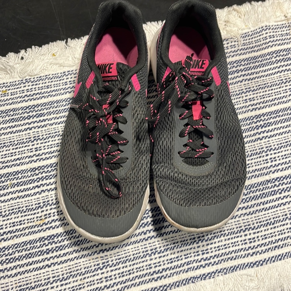 Nike woman’s tennis shoes size 7.5